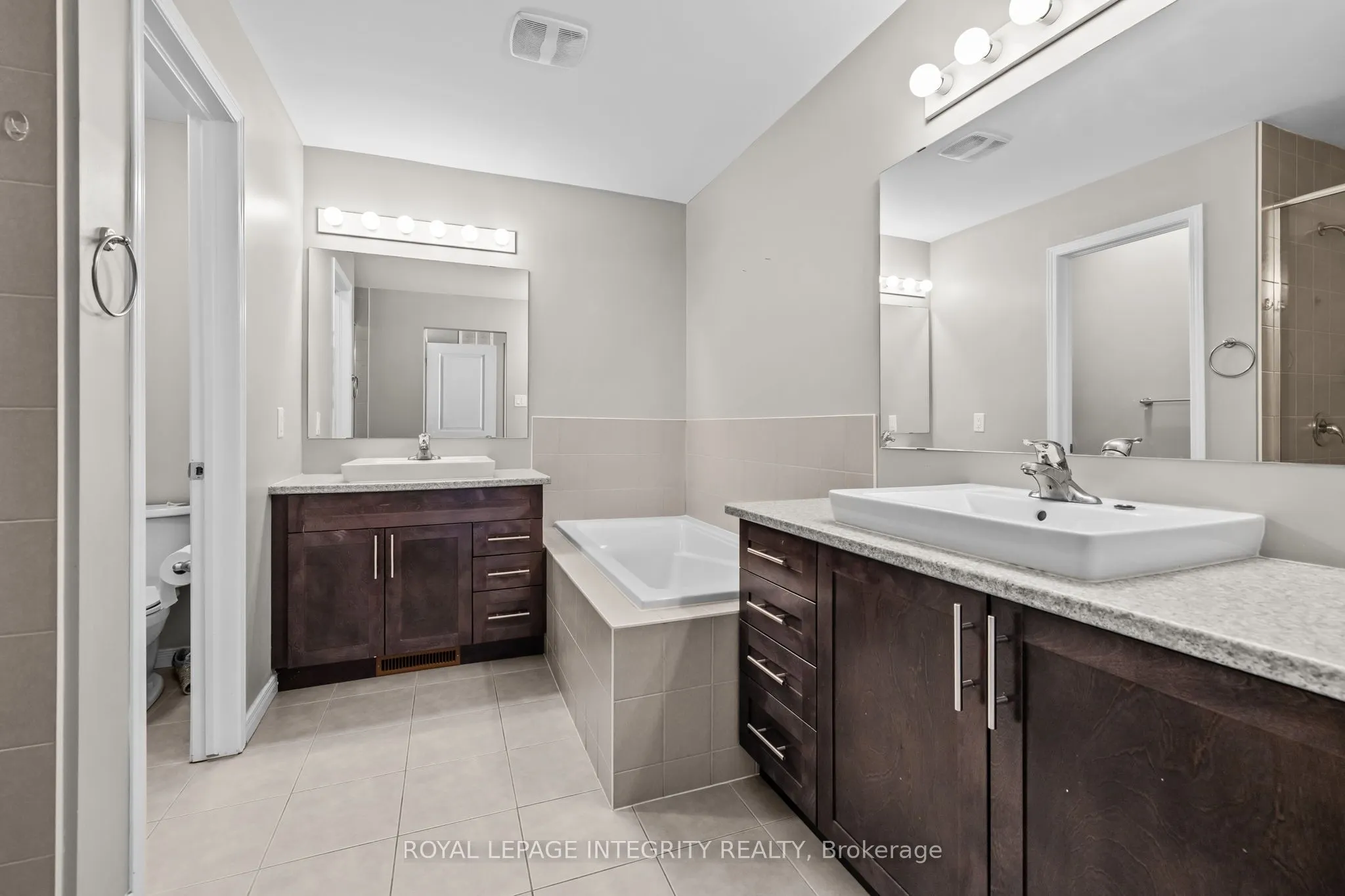 14 Hackney Private