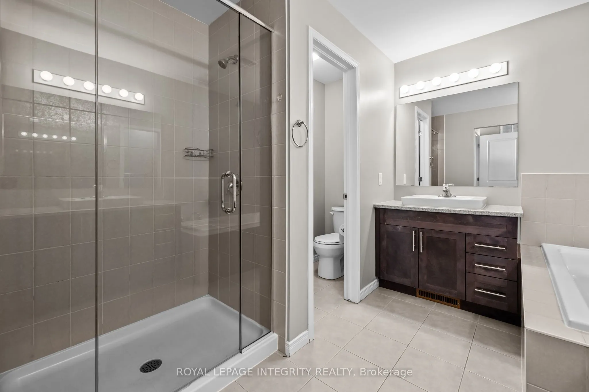 14 Hackney Private
