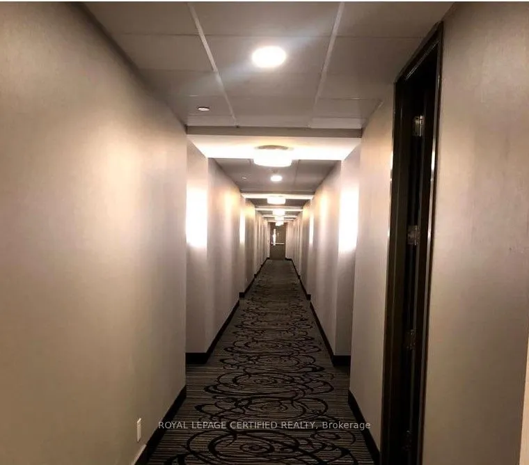 150 Main Street W, #1213
