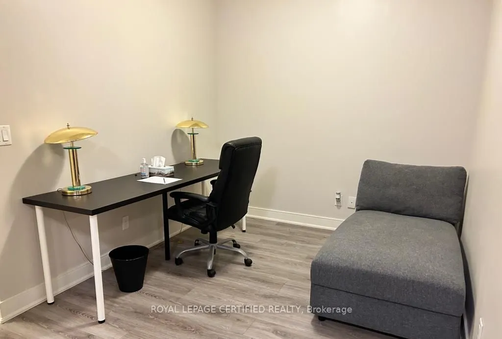 150 Main Street W, #1213