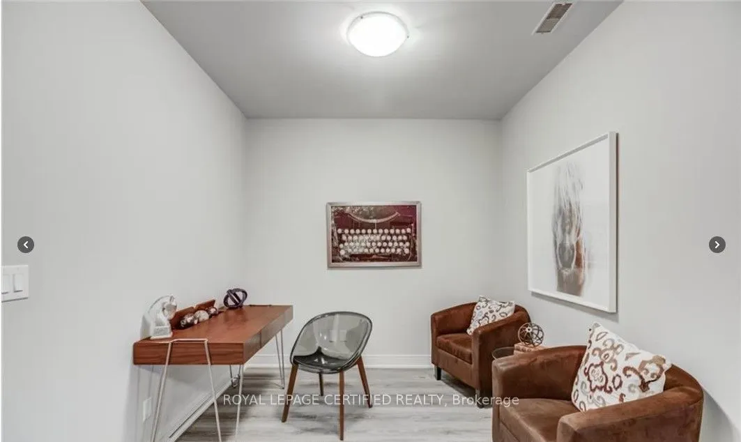 150 Main Street W, #1213
