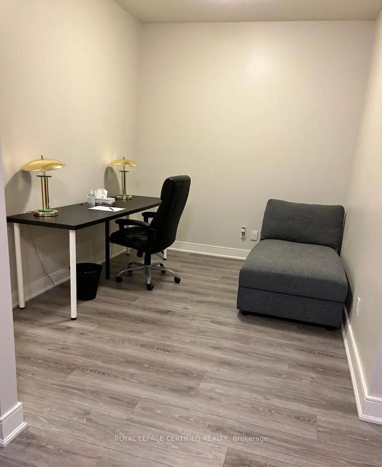 150 Main Street W, #1213