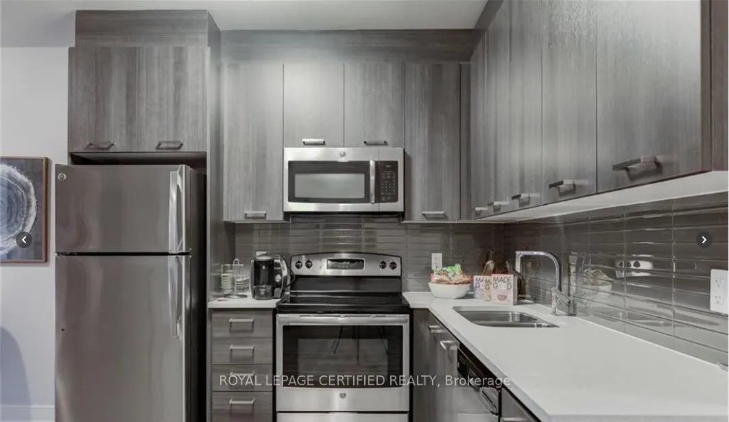 150 Main Street W, #1213