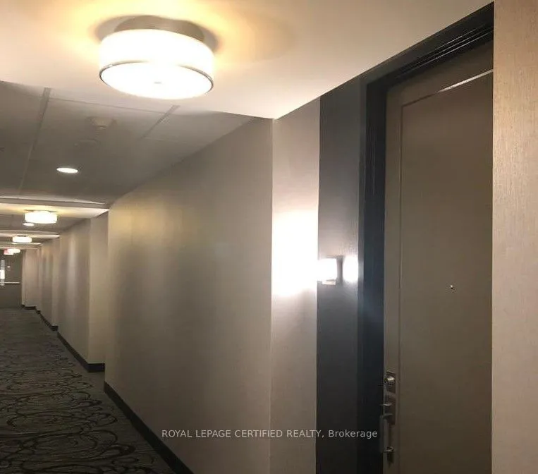 150 Main Street W, #1213