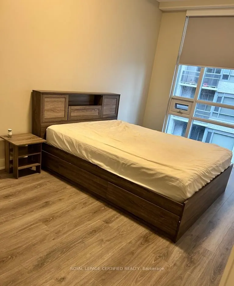 150 Main Street W, #1213