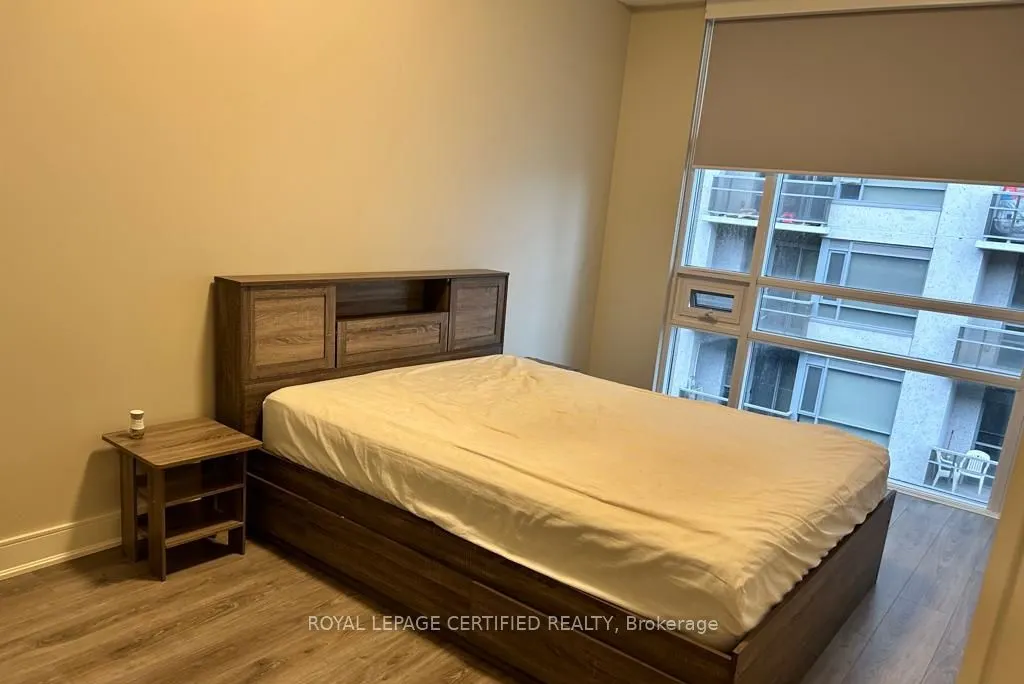 150 Main Street W, #1213
