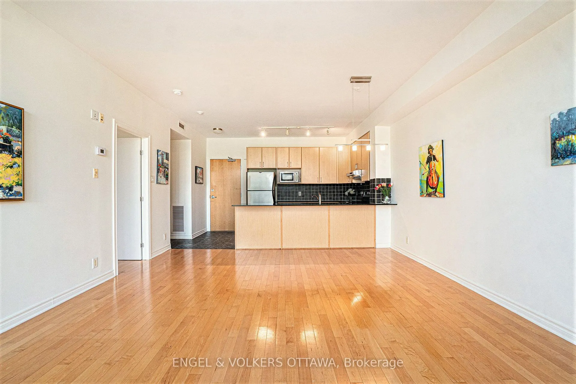 205 Bolton Street, #313