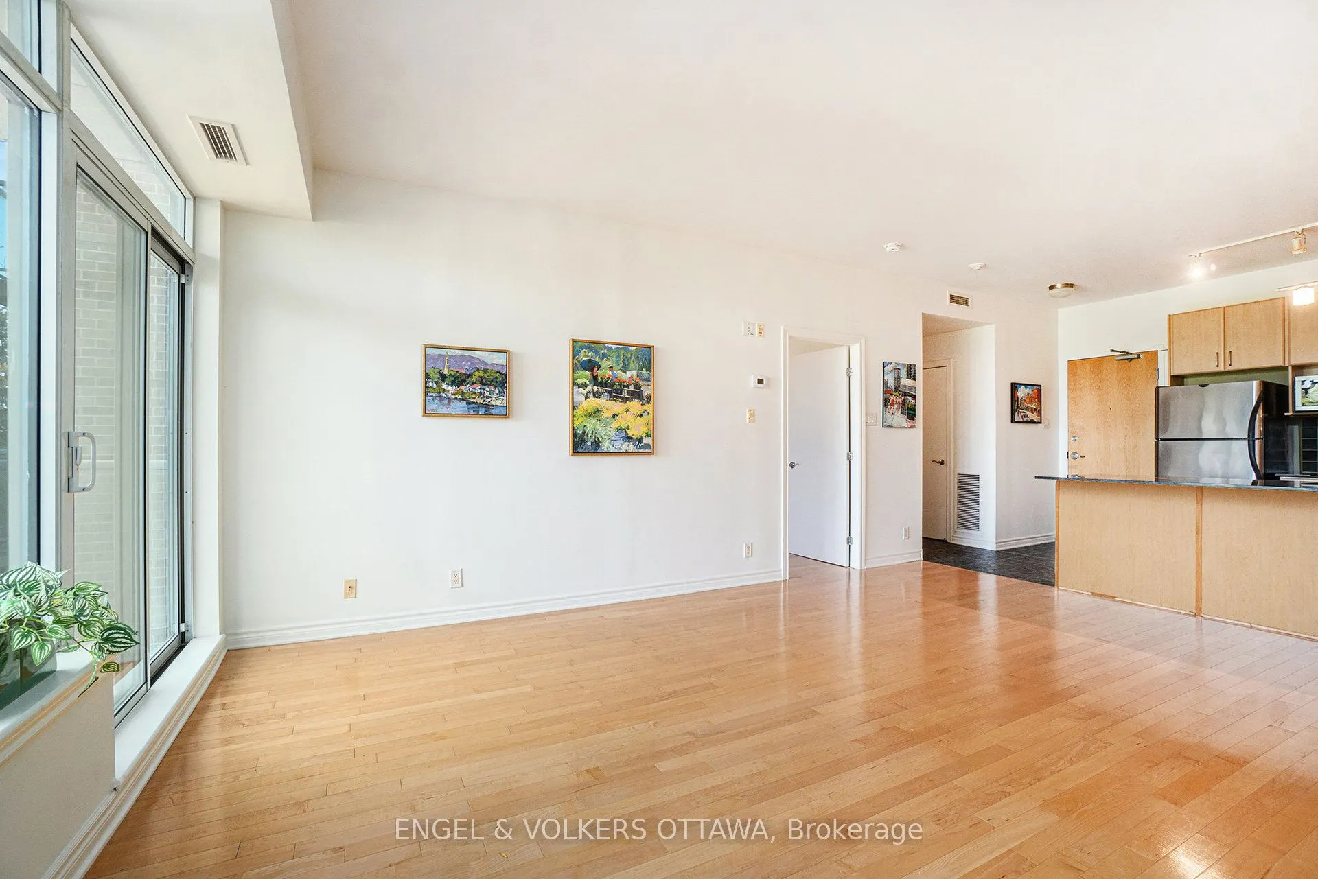 205 Bolton Street, #313