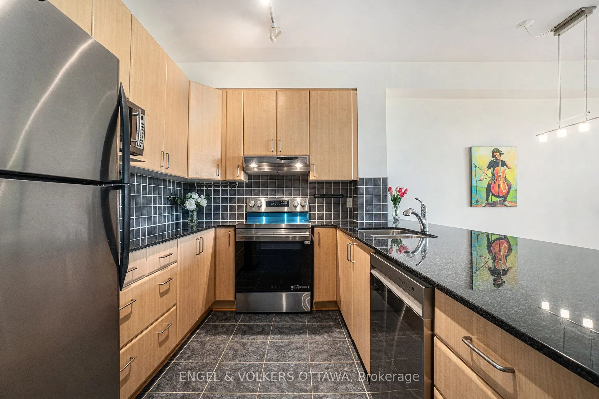 205 Bolton Street, #313