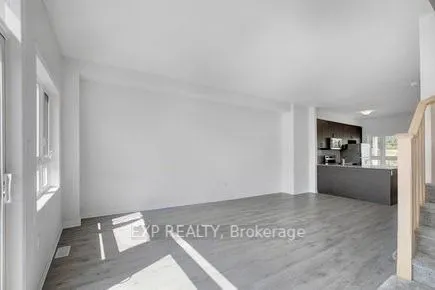 51 Sparrow Avenue E, #91