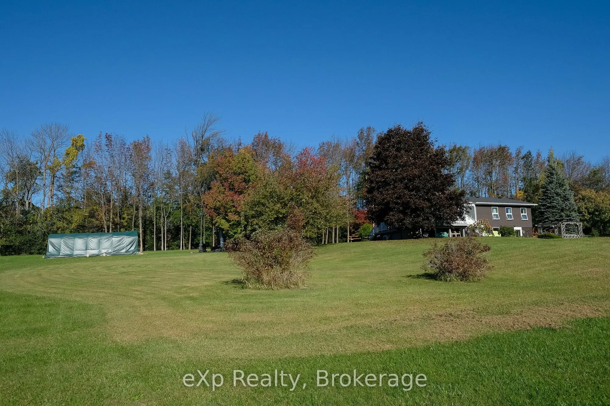 363912 18 Side Road