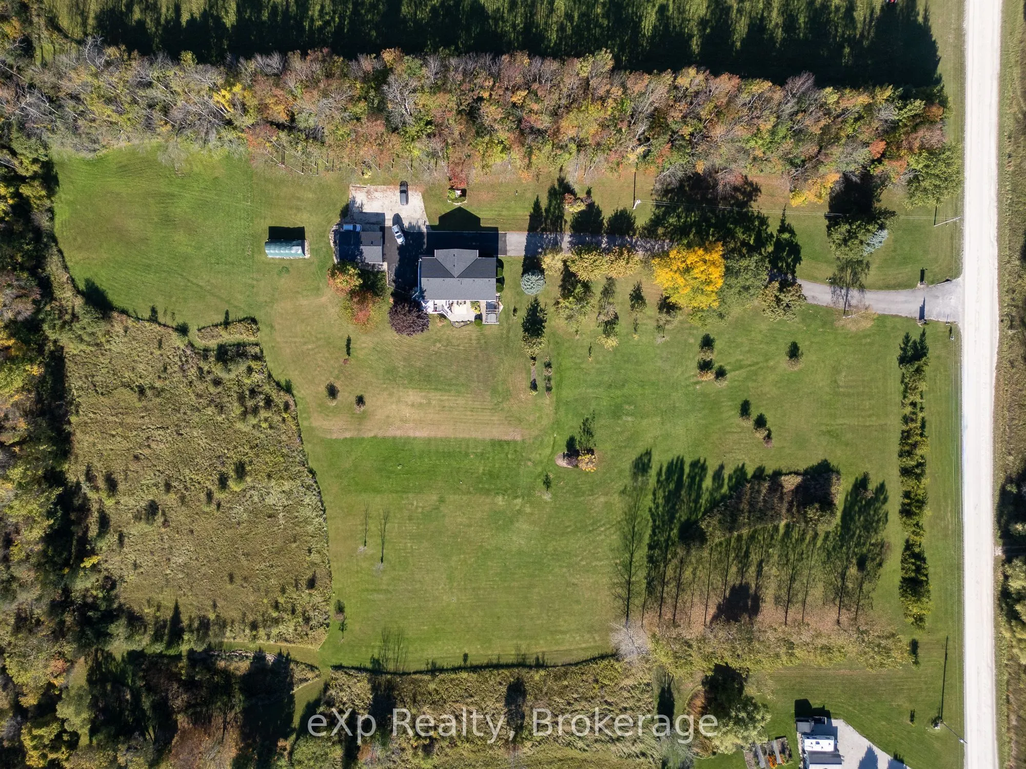 363912 18 Side Road
