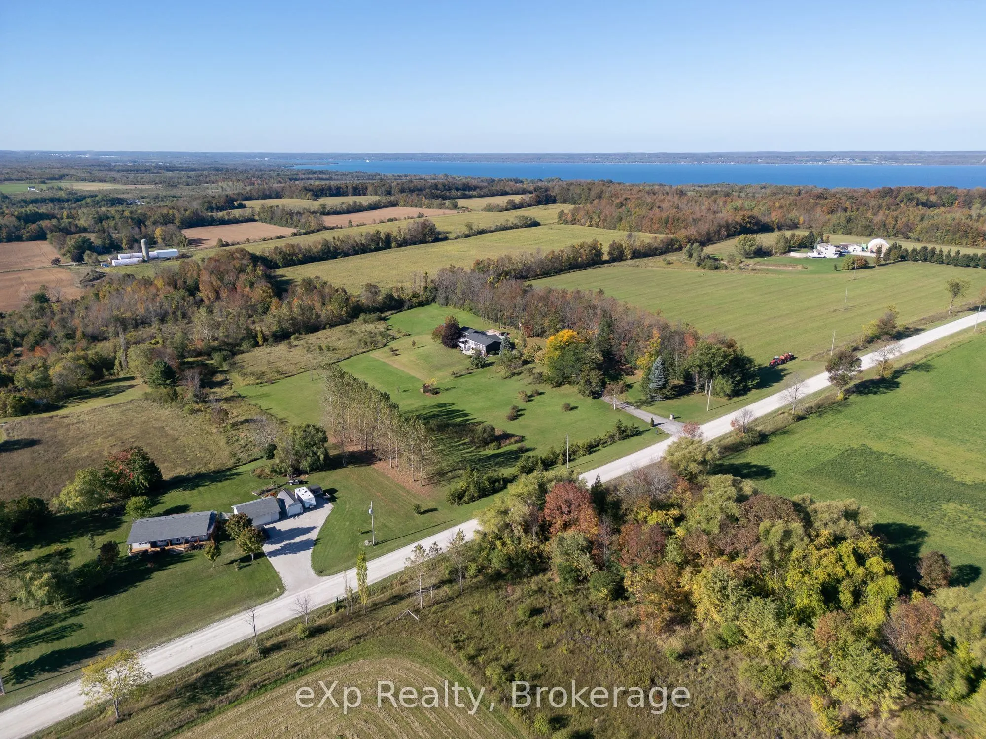 363912 18 Side Road