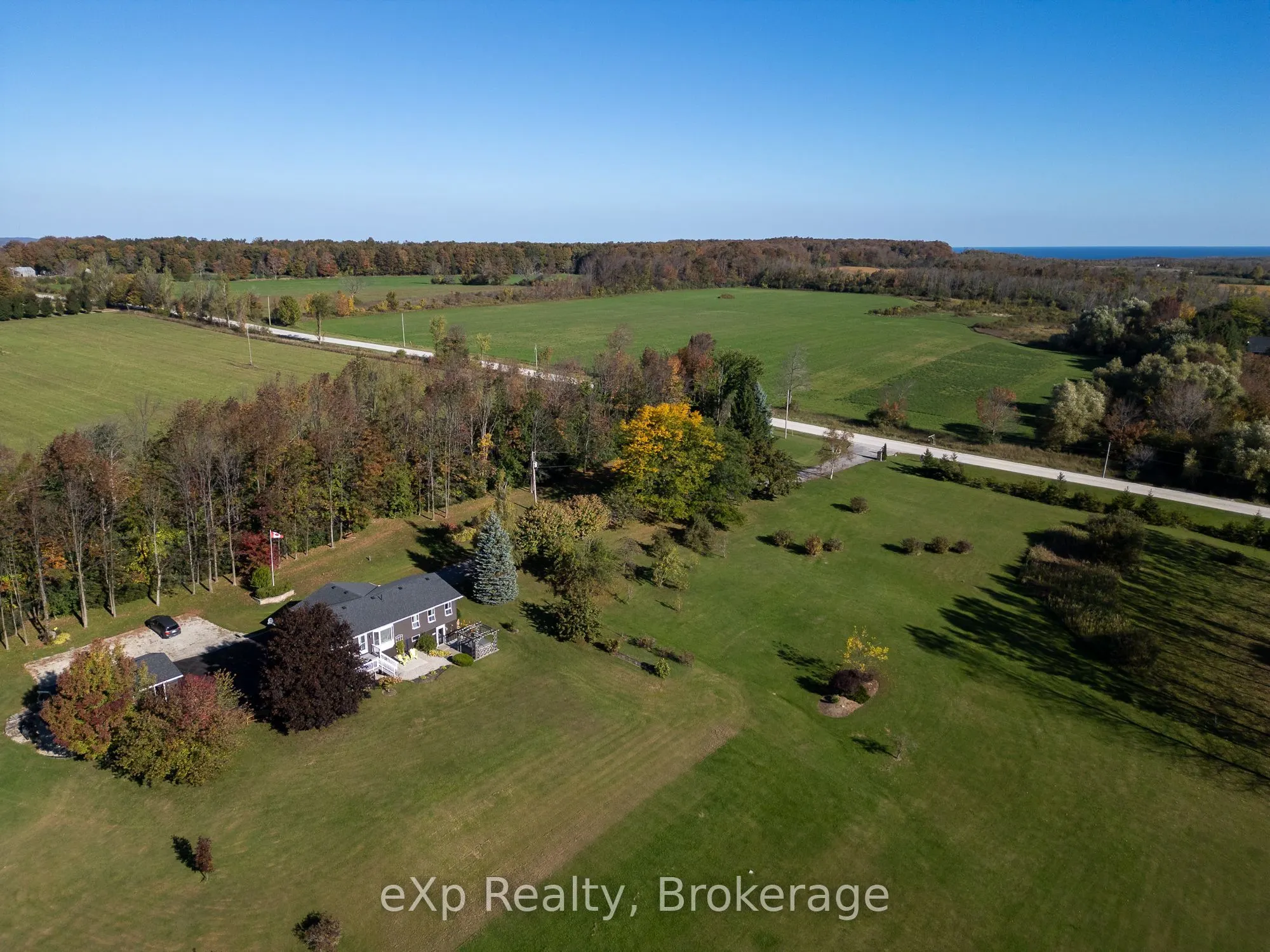 363912 18 Side Road