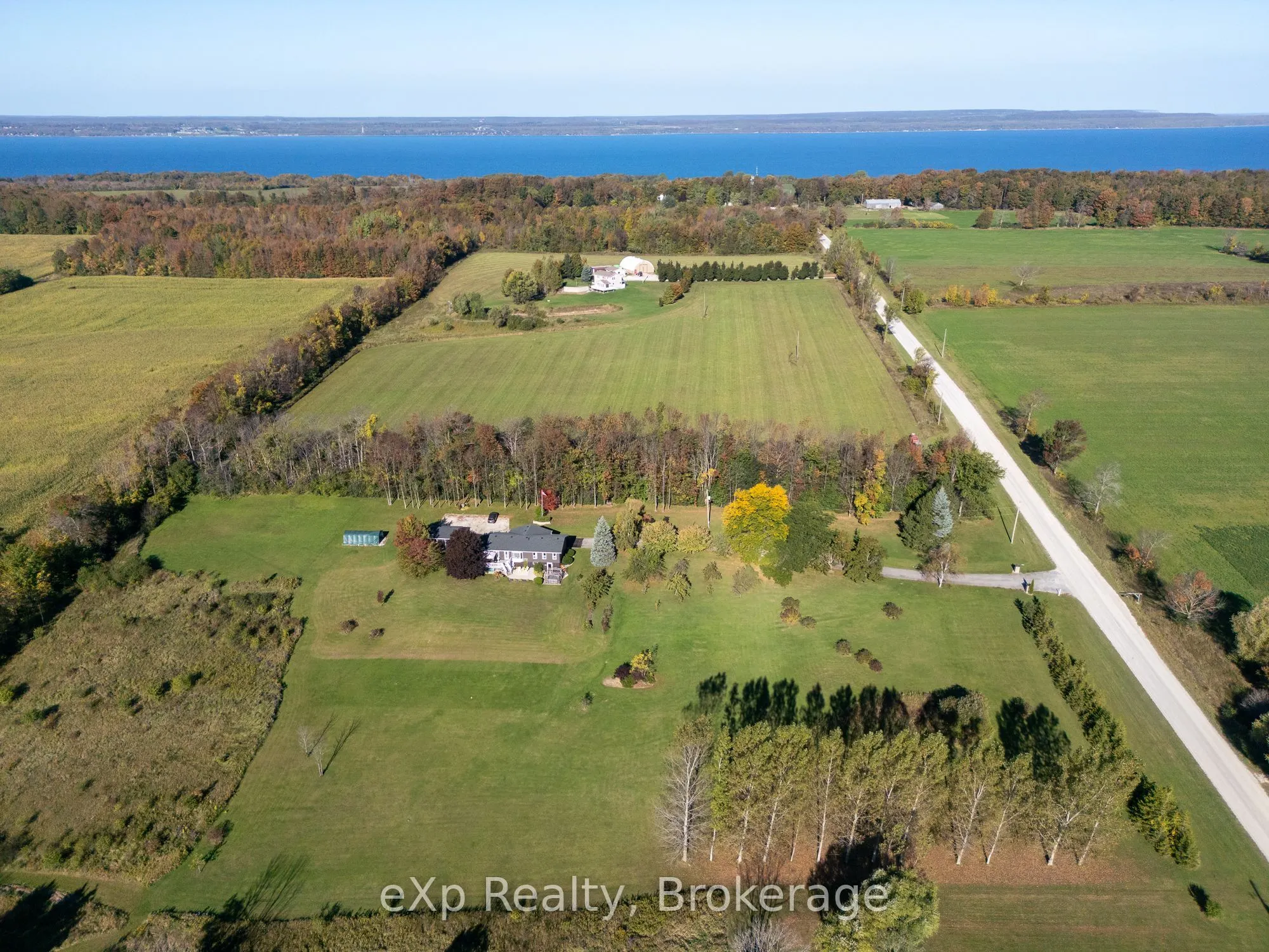 363912 18 Side Road