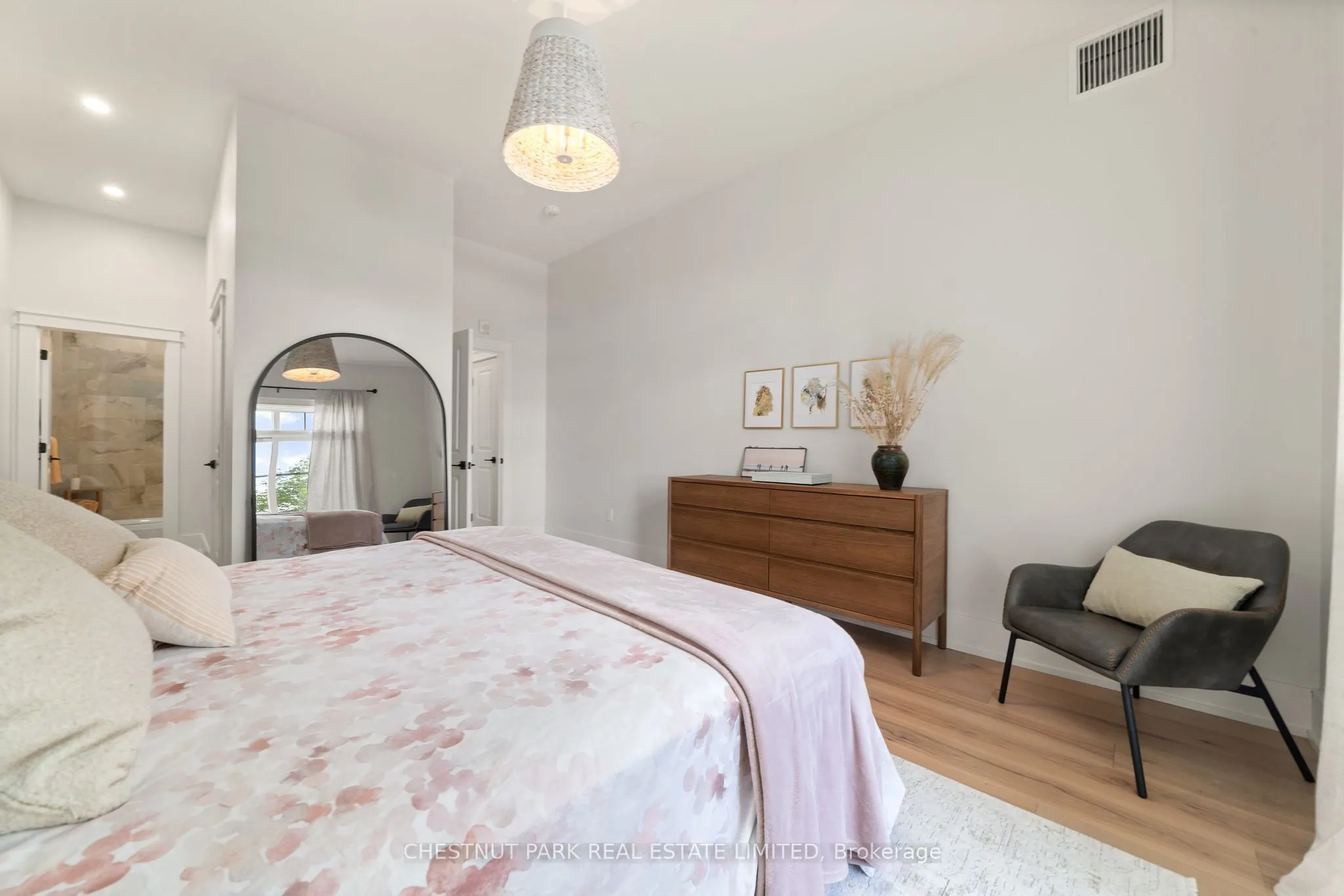 17 Cleave Avenue, #102