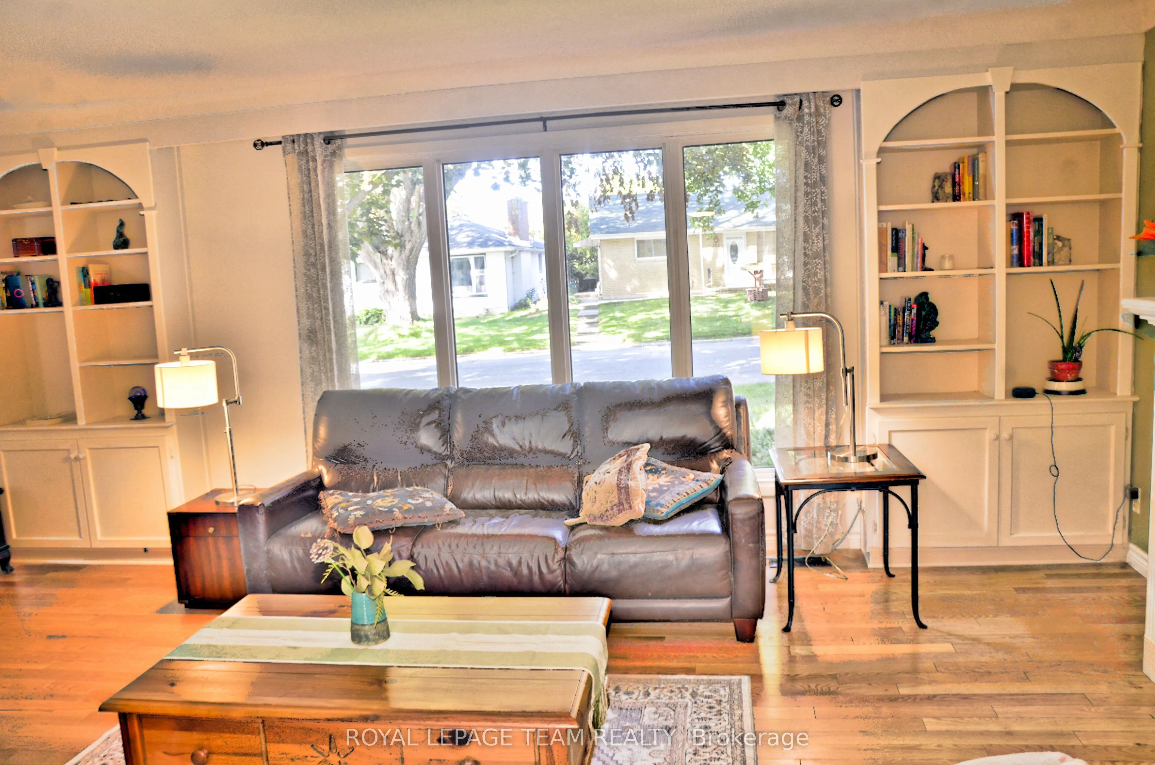 209 Reynolds Drive E