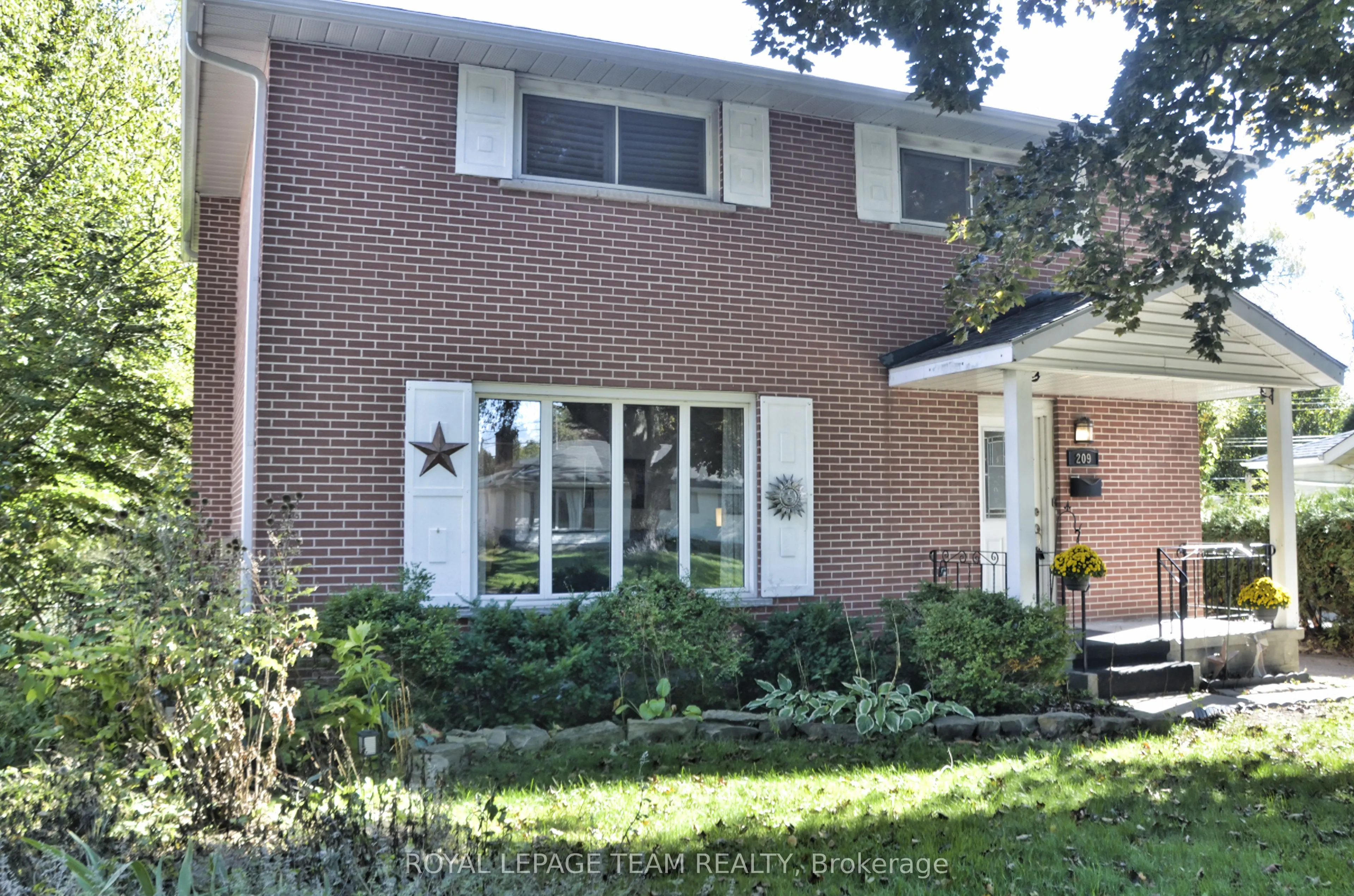209 Reynolds Drive E