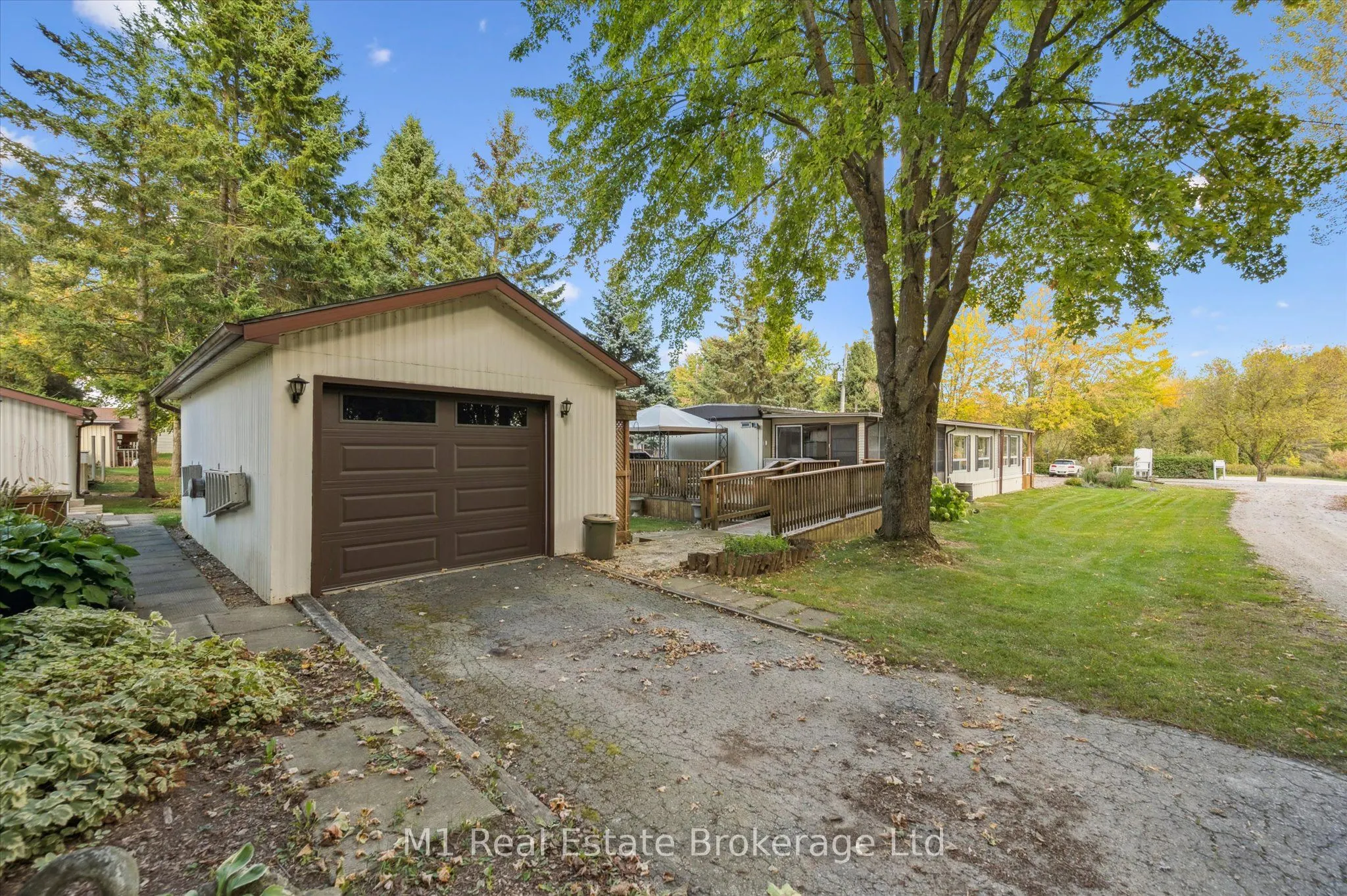 1 Grand Vista Drive