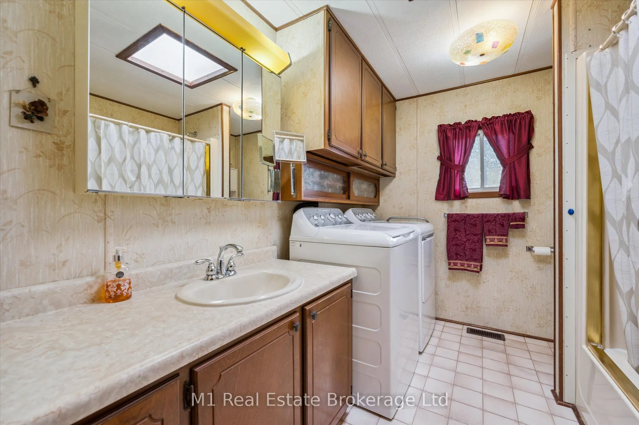 1 Grand Vista Drive