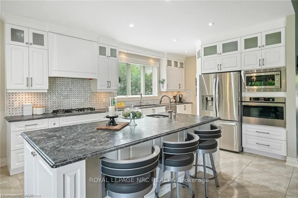 48 Casablanca Boulevard S