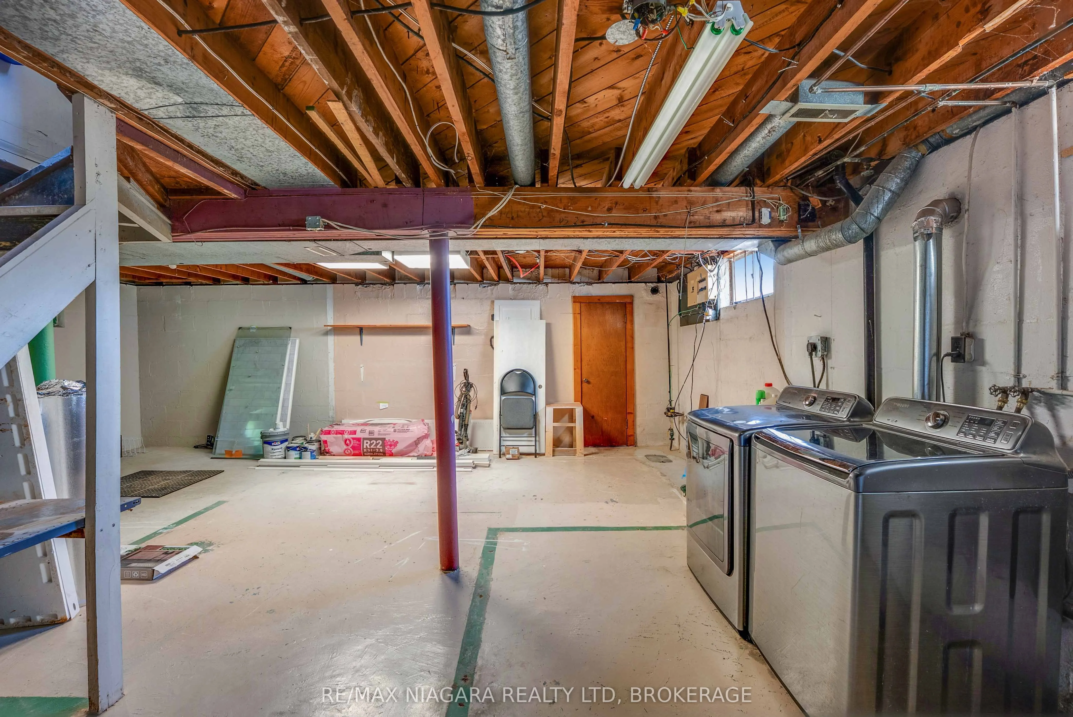 6589 DUNN Street