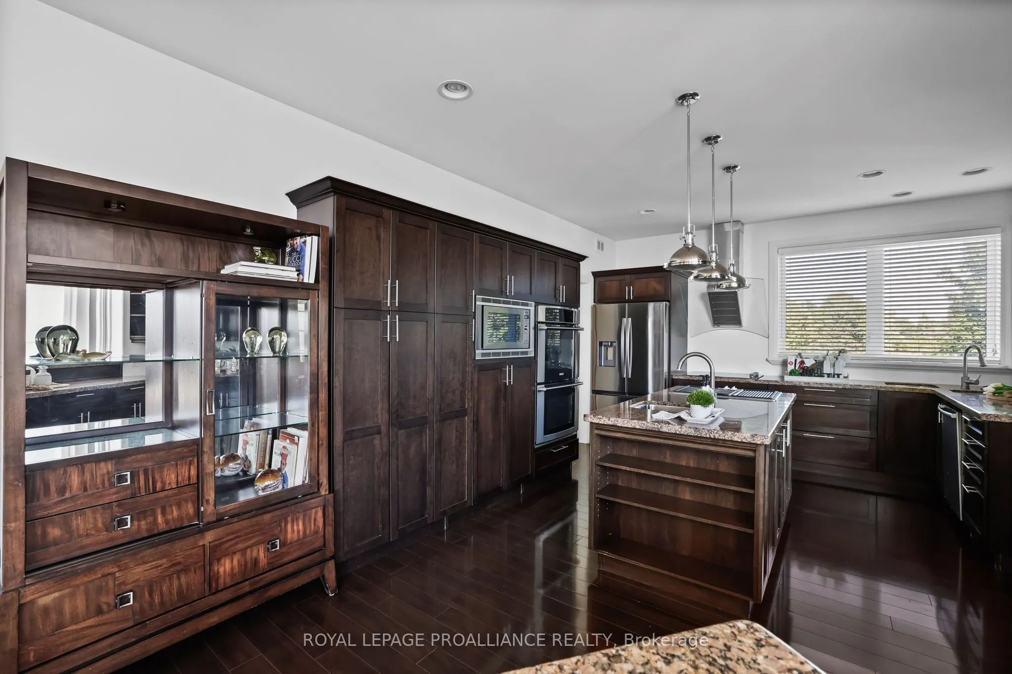 263 Lakeshore Road