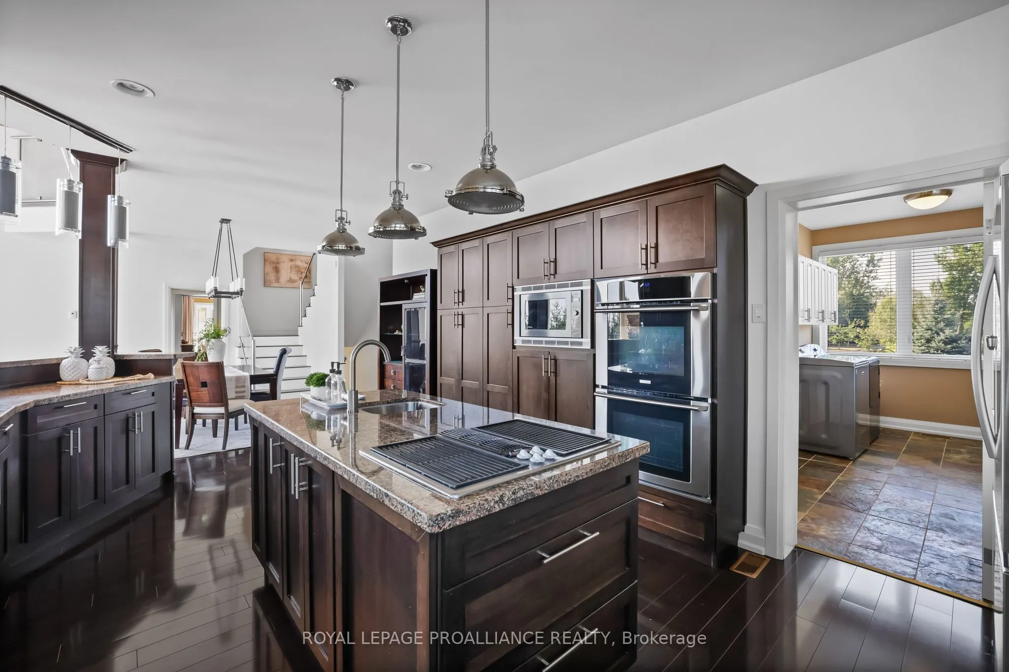 263 Lakeshore Road