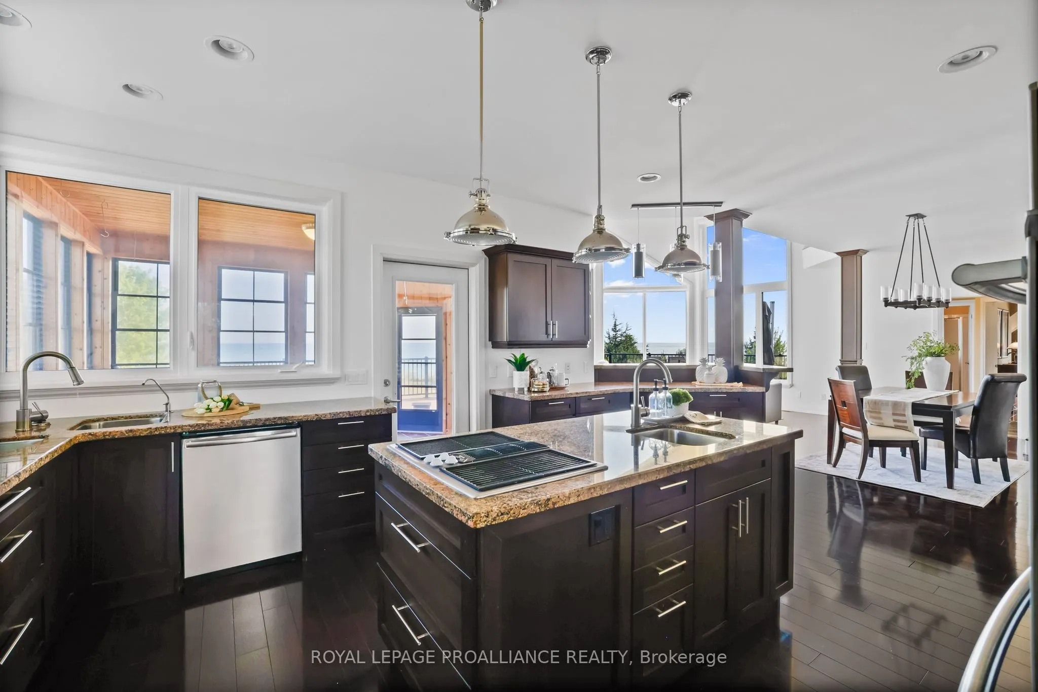 263 Lakeshore Road