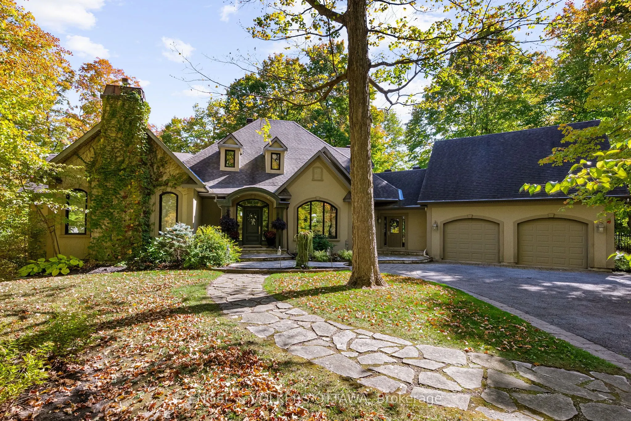 1412 HOUSTON Crescent