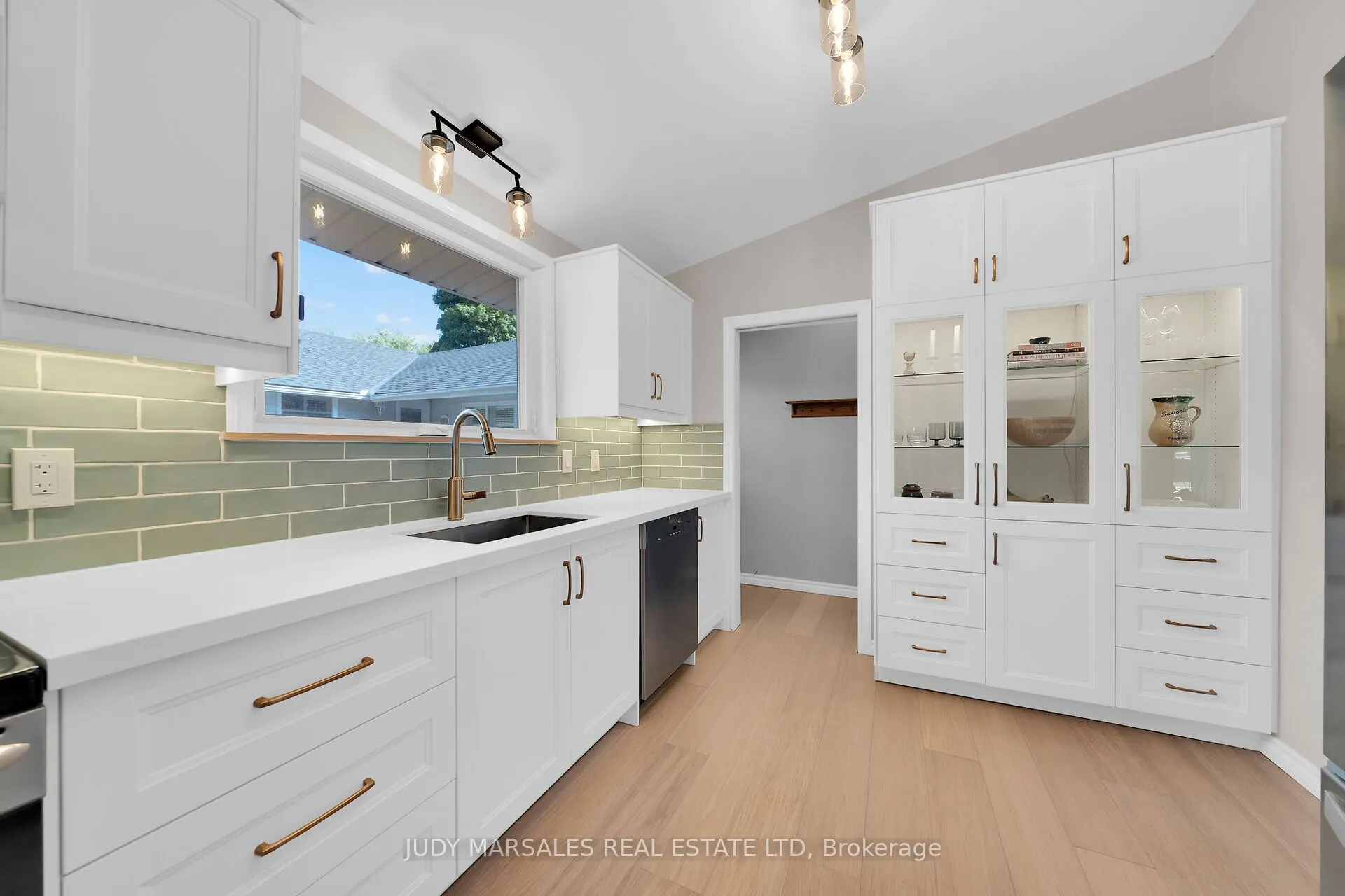 28 Pleasant Avenue