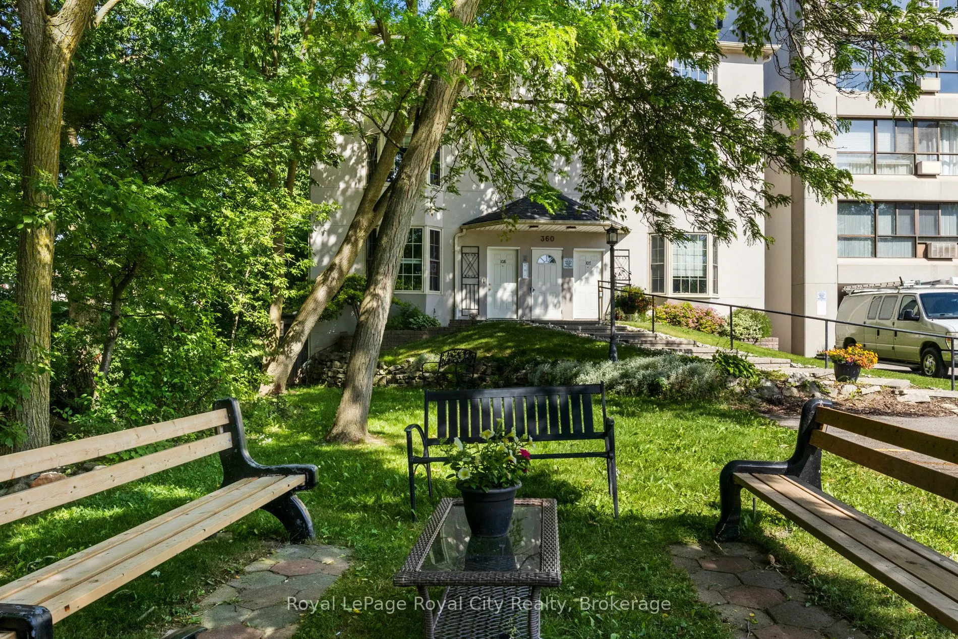 360 Waterloo Avenue, #209
