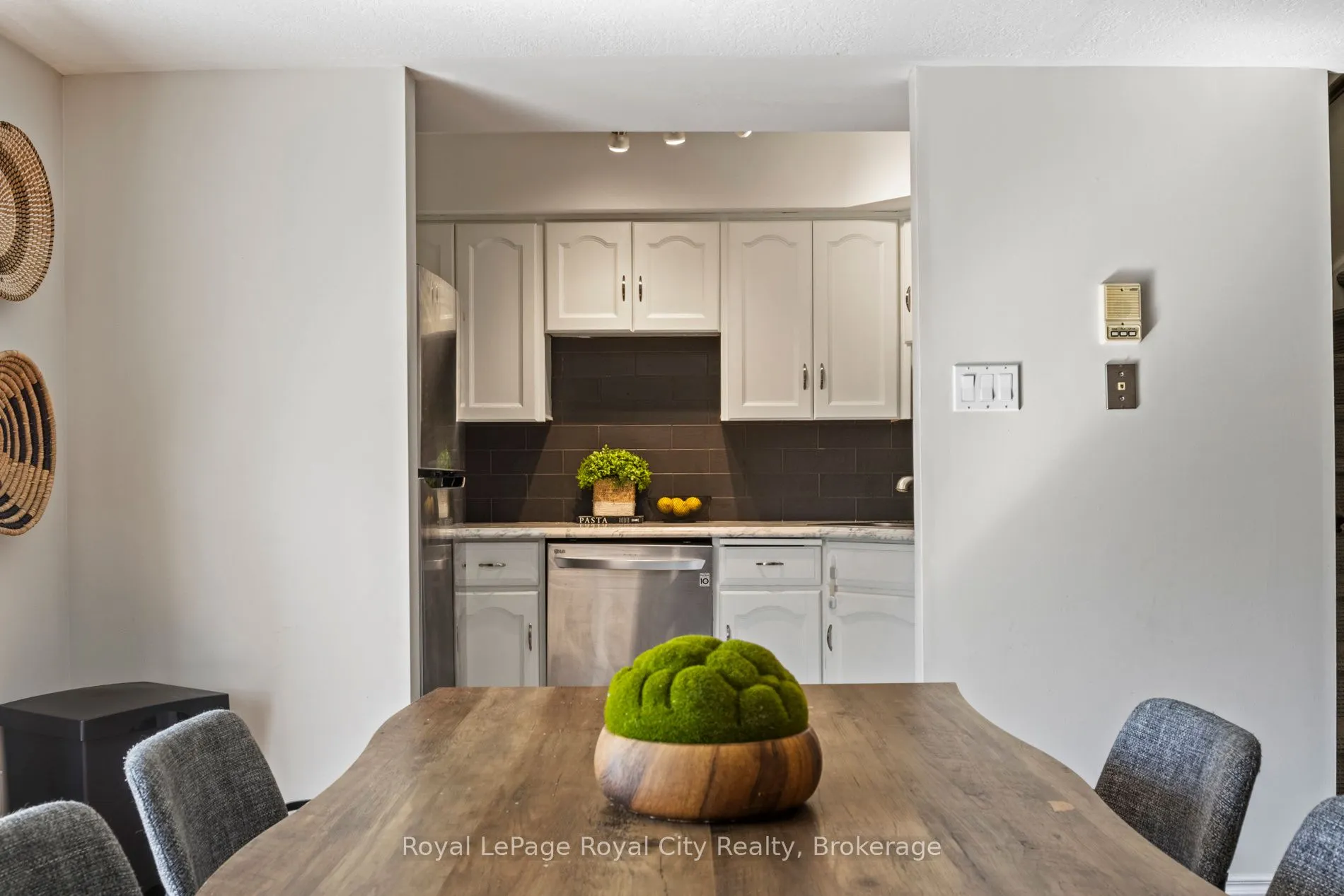 360 Waterloo Avenue, #209