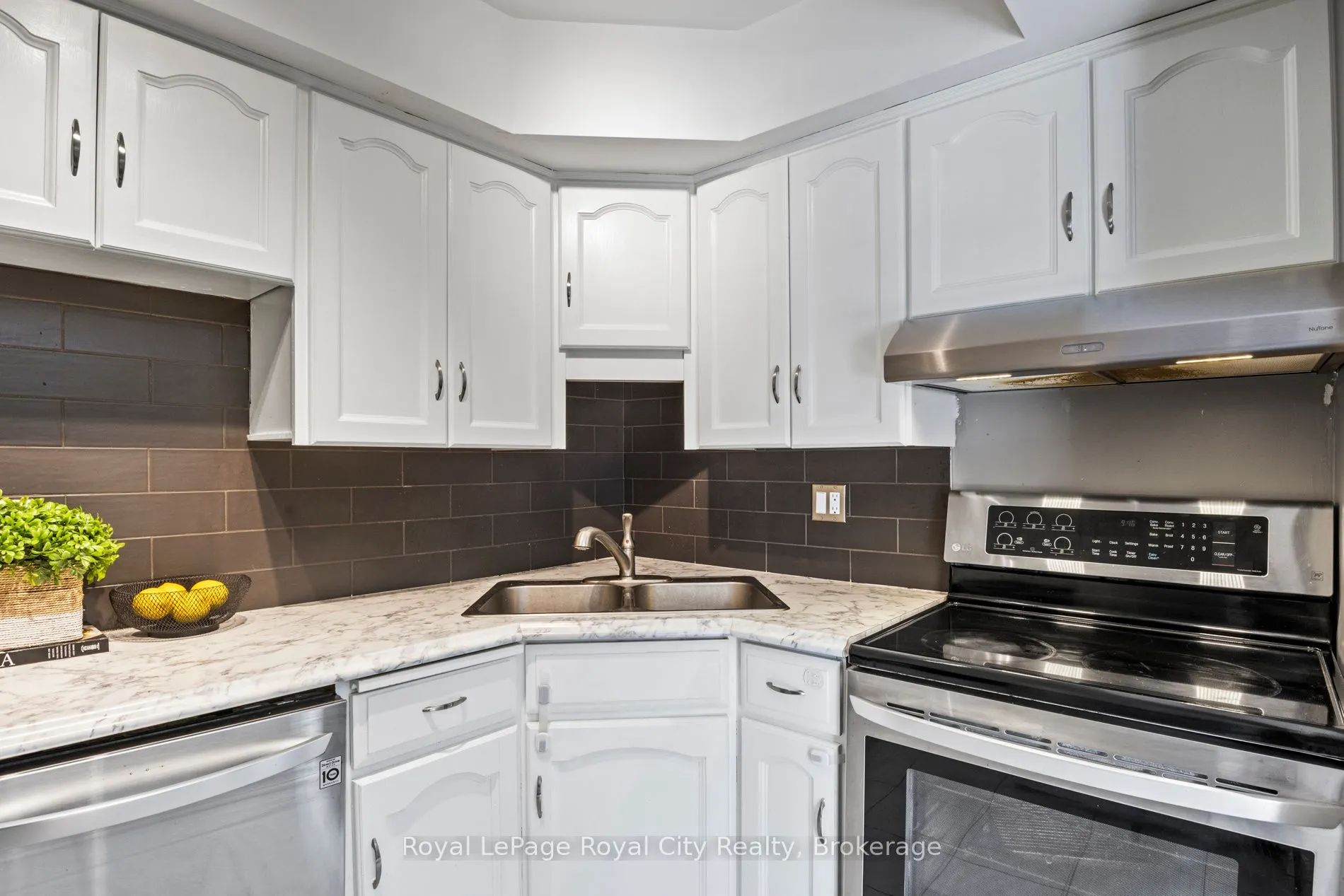360 Waterloo Avenue, #209