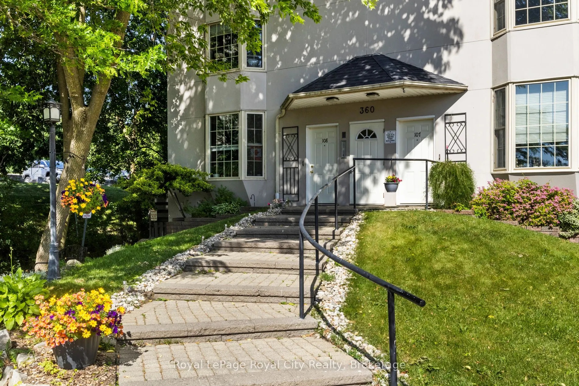360 Waterloo Avenue, #209