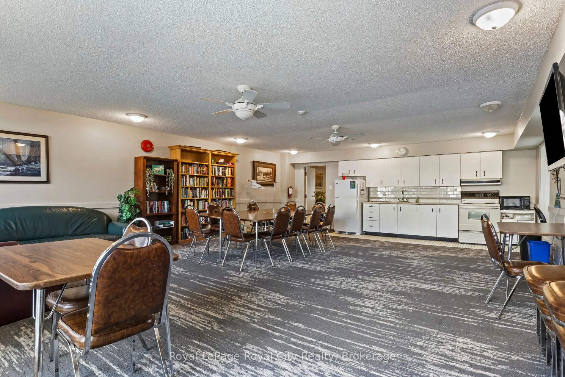 360 Waterloo Avenue, #209