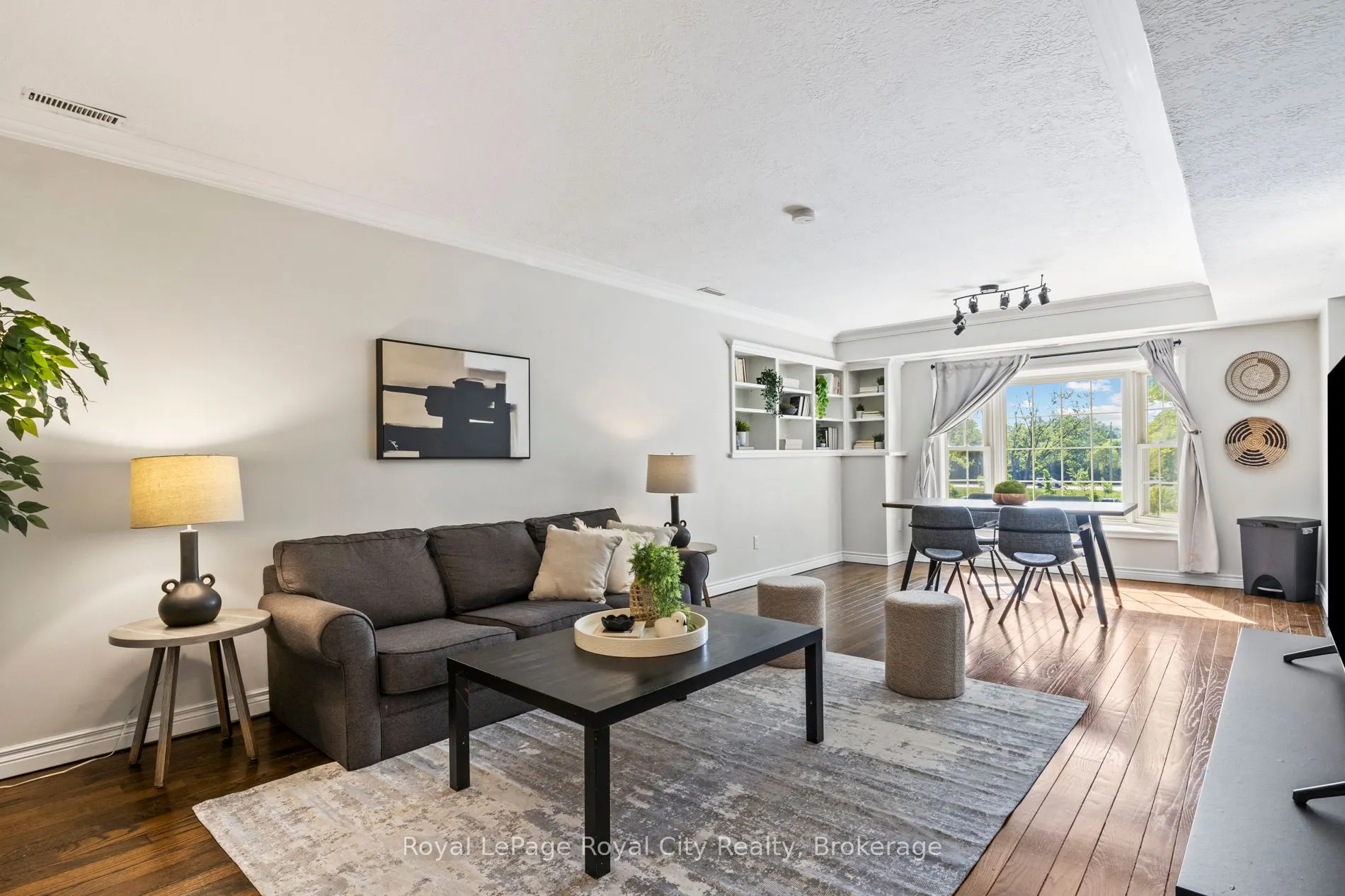 360 Waterloo Avenue, #209