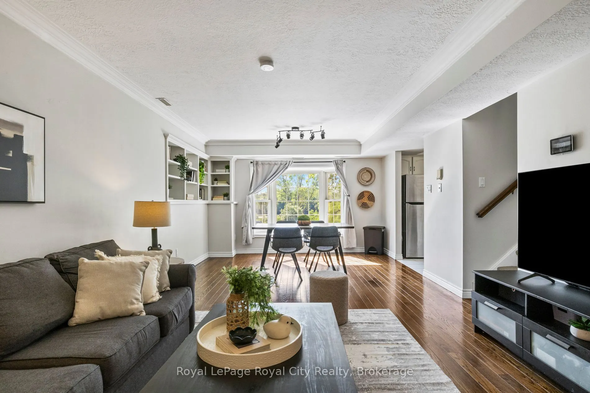 360 Waterloo Avenue, #209
