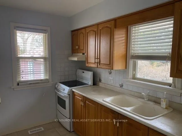 107 Vancouver Drive, #Main Fl