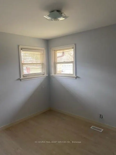 107 Vancouver Drive, #Main Fl