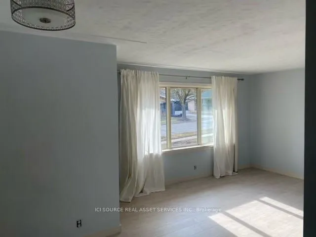 107 Vancouver Drive, #Main Fl