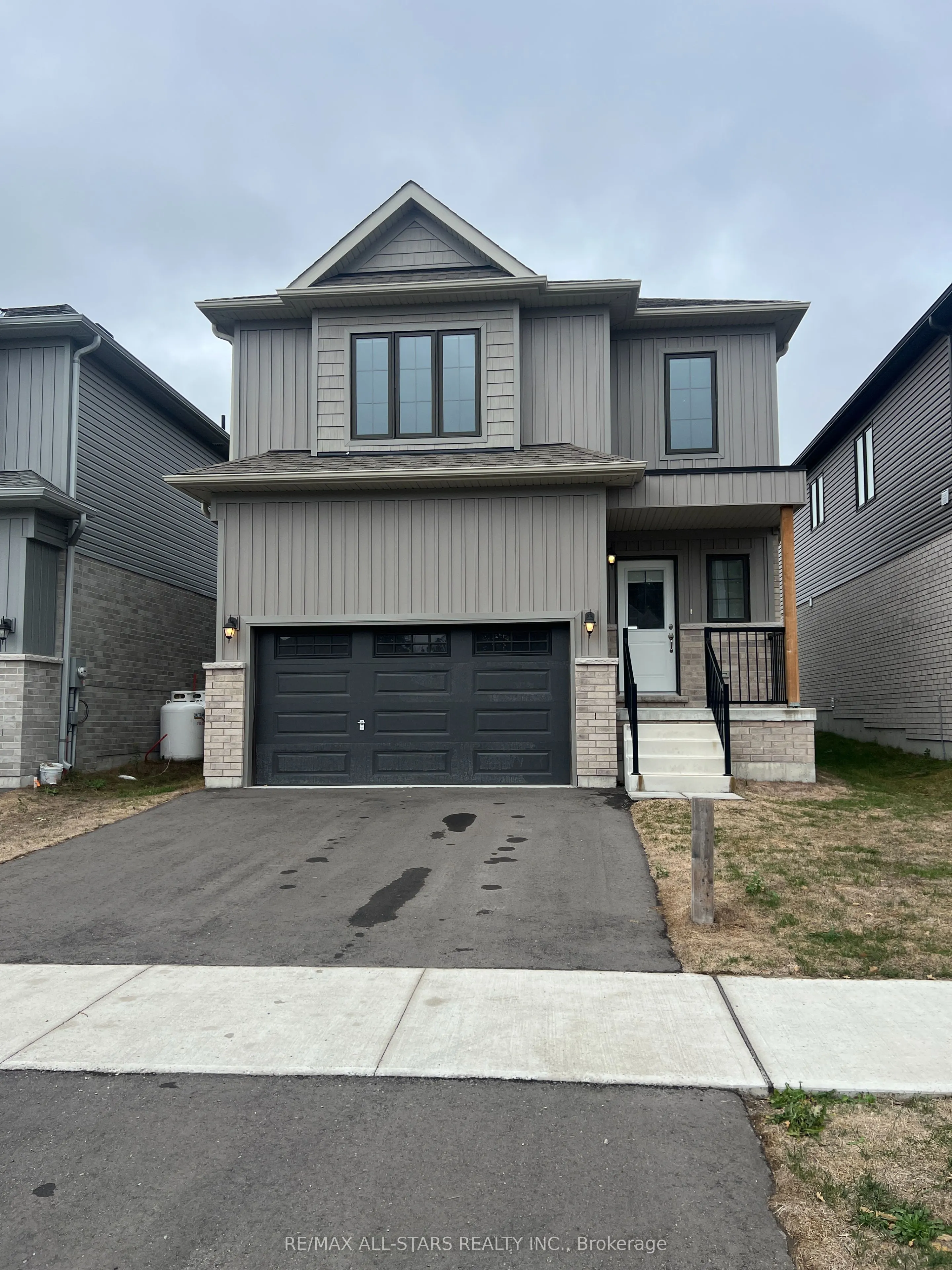 16 Hillcroft Way