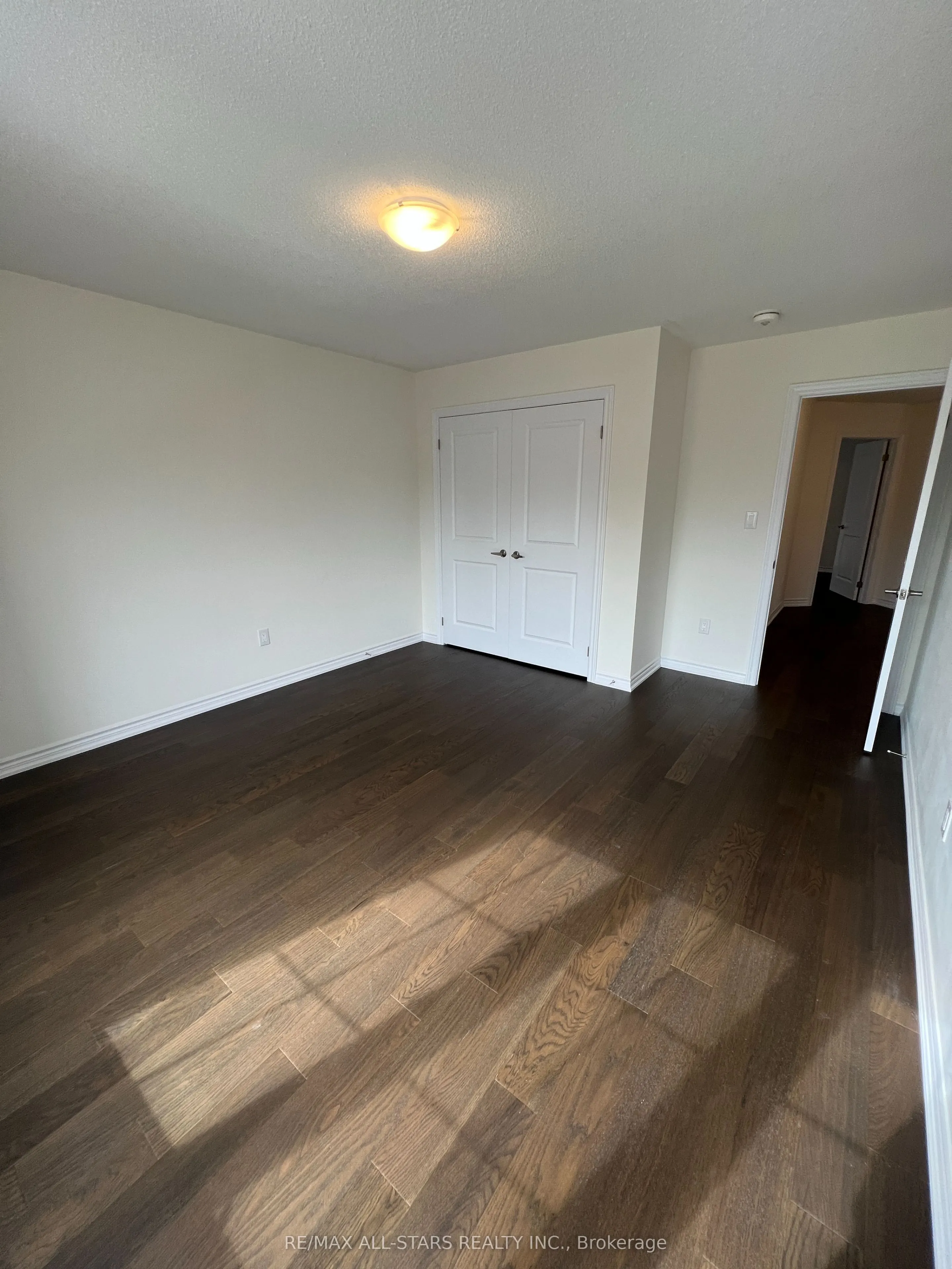 16 Hillcroft Way
