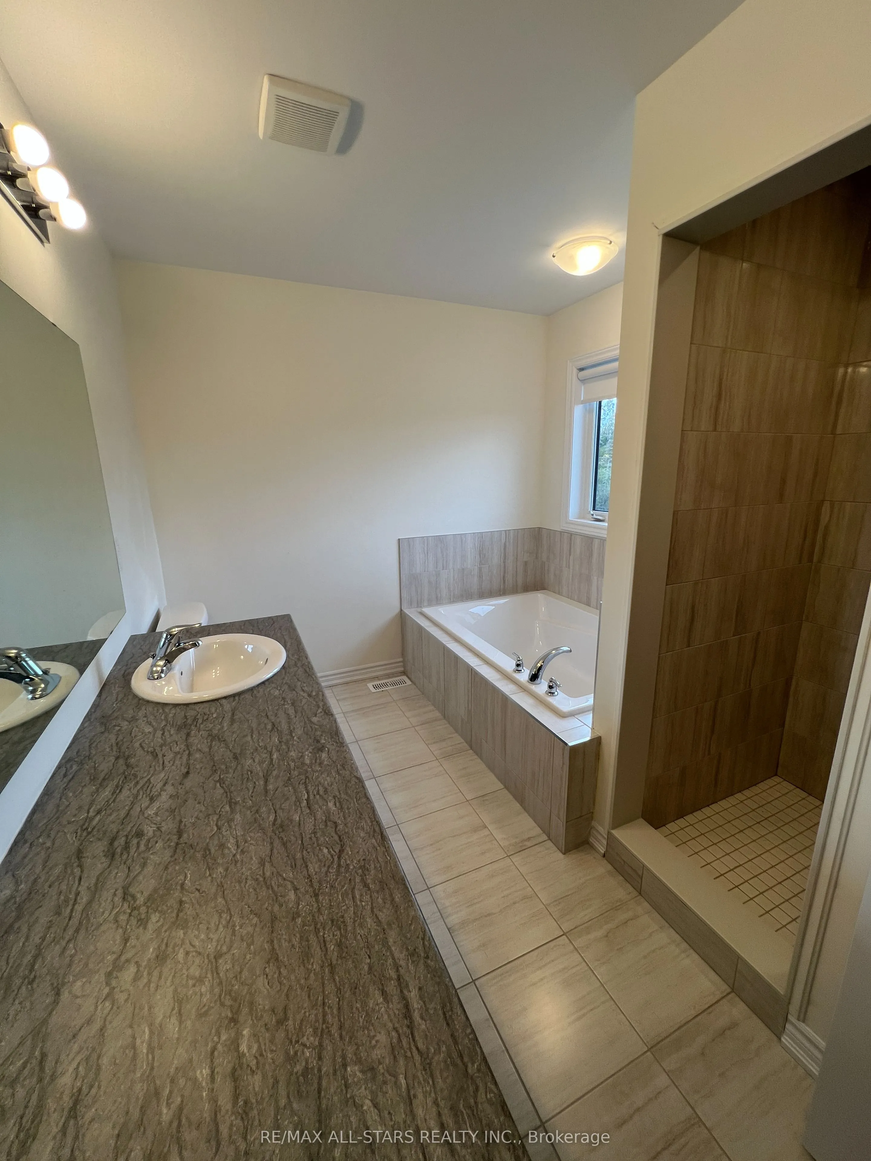 16 Hillcroft Way