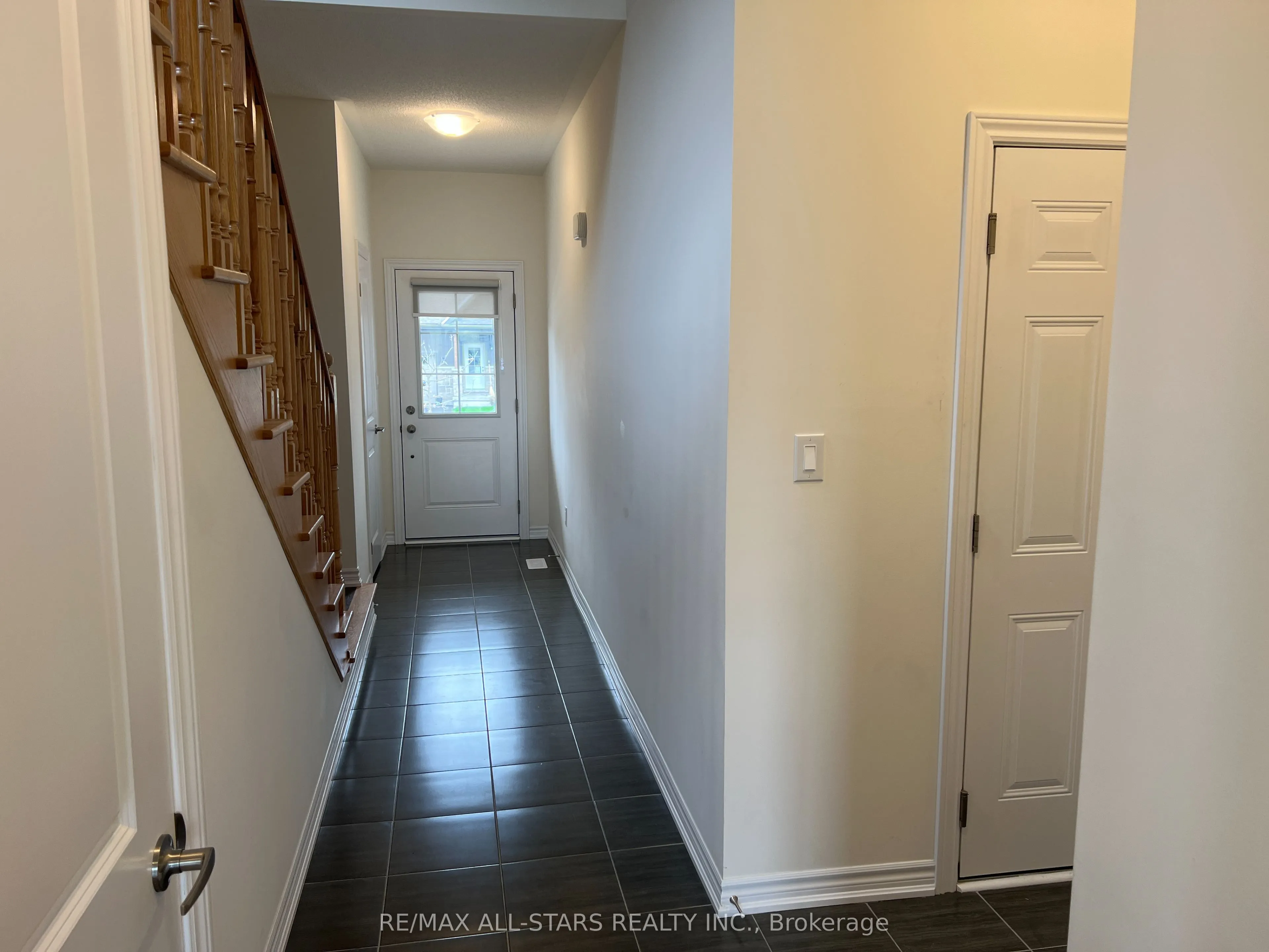 16 Hillcroft Way