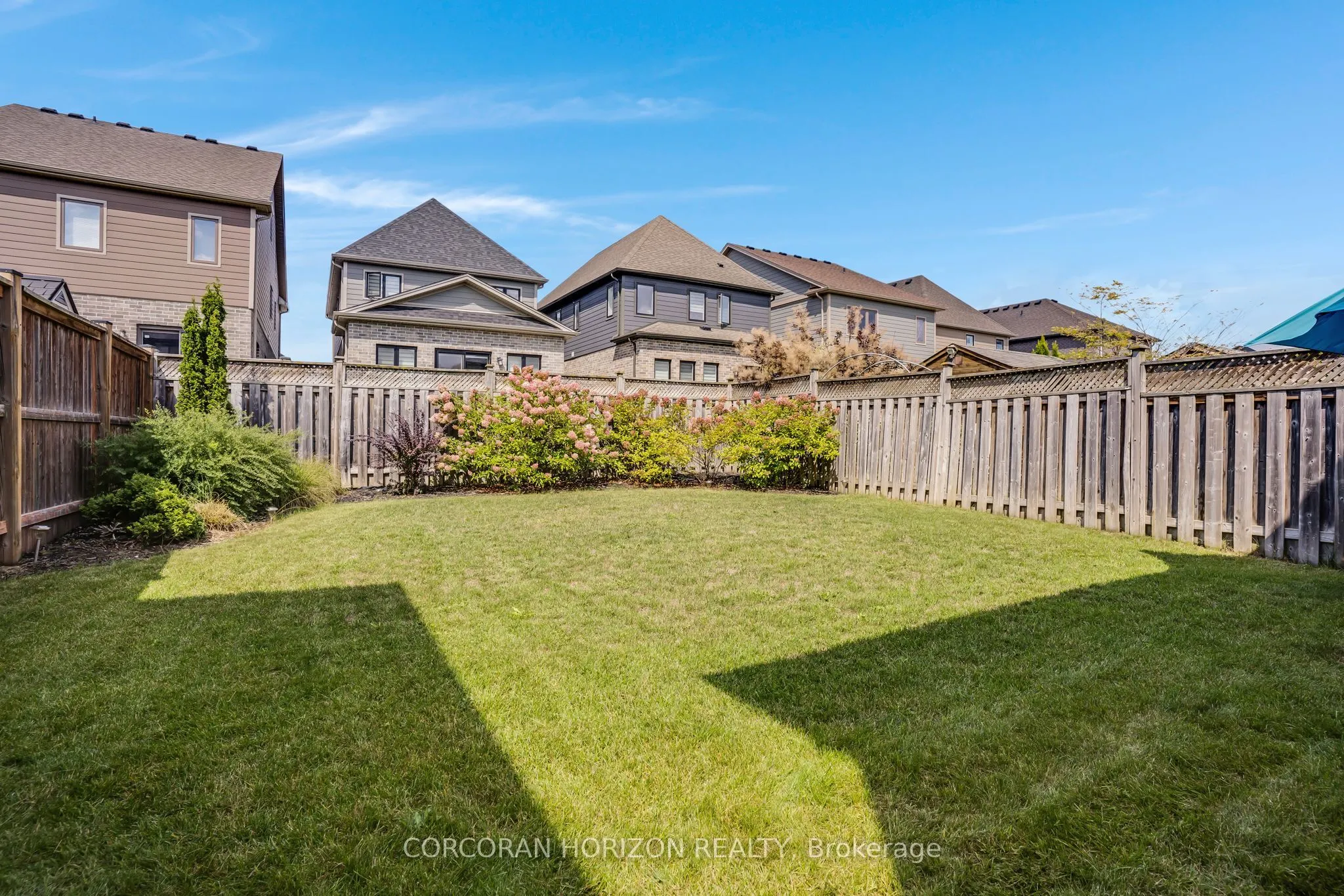 18 Creek Ridge Street