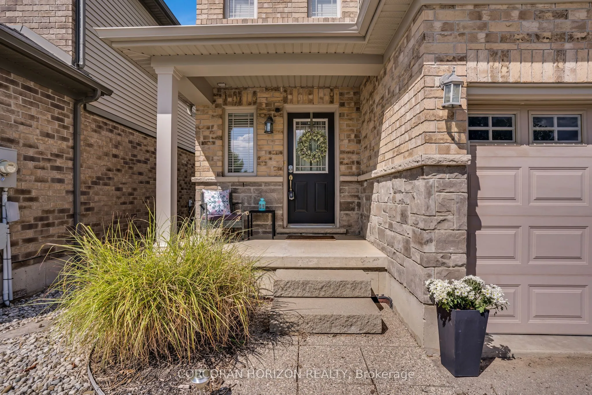 18 Creek Ridge Street