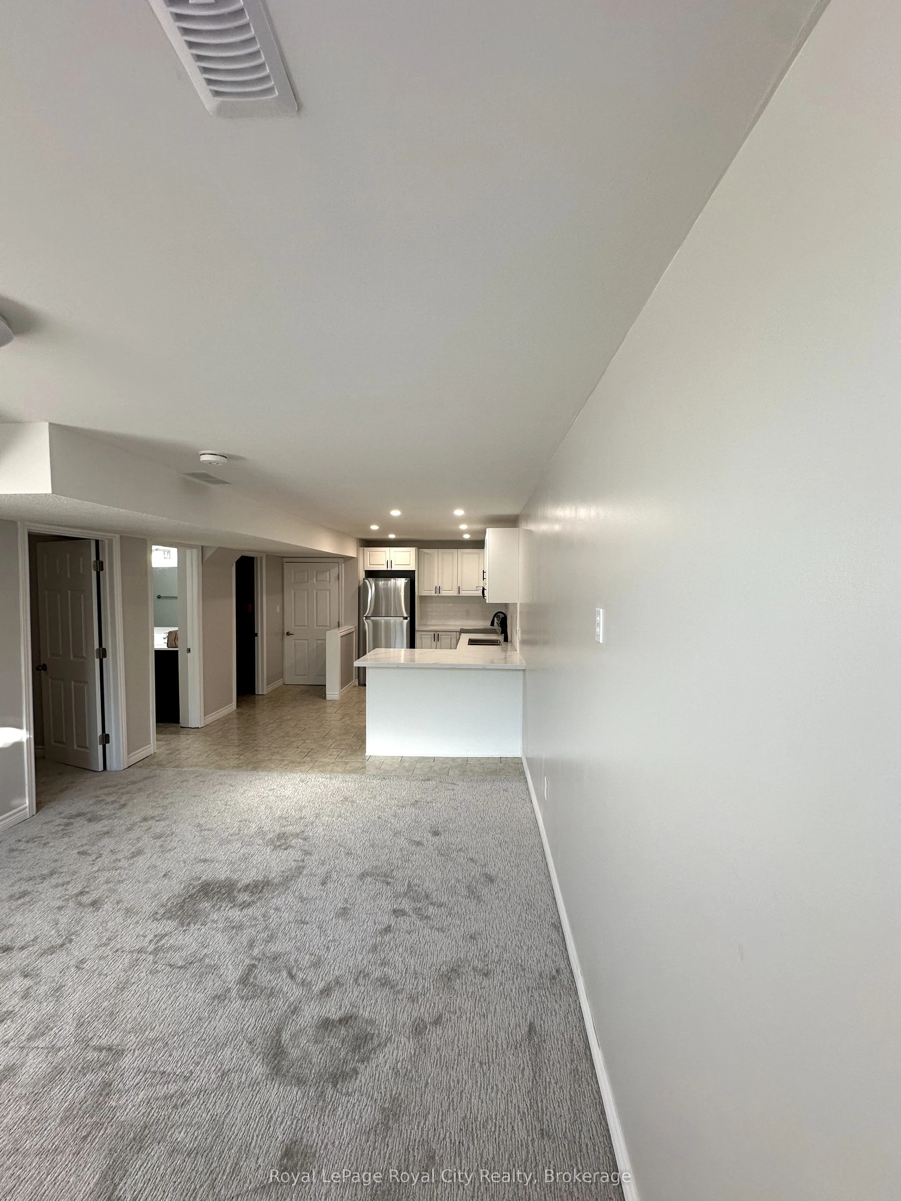 6 Maude Lane