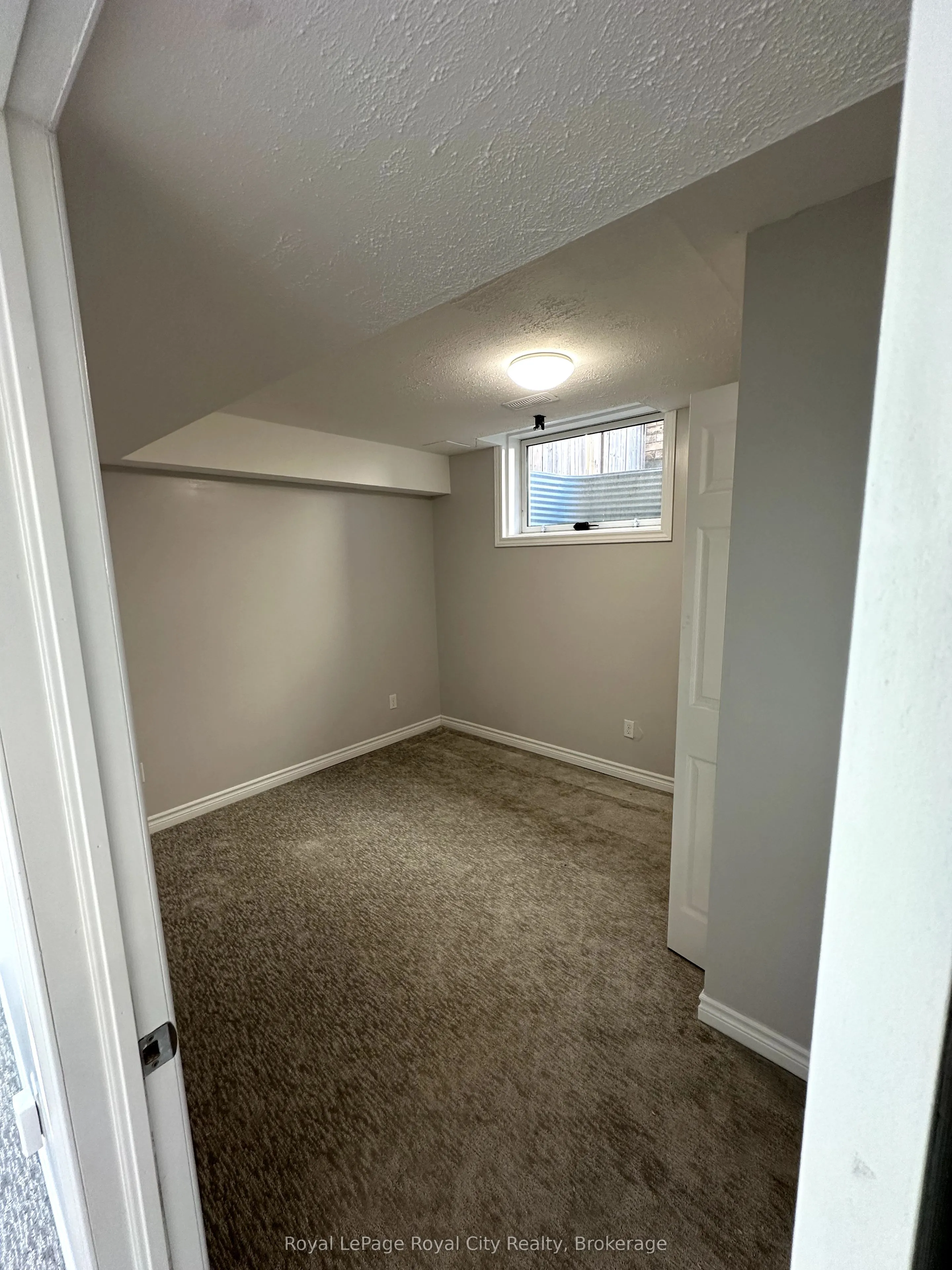 6 Maude Lane
