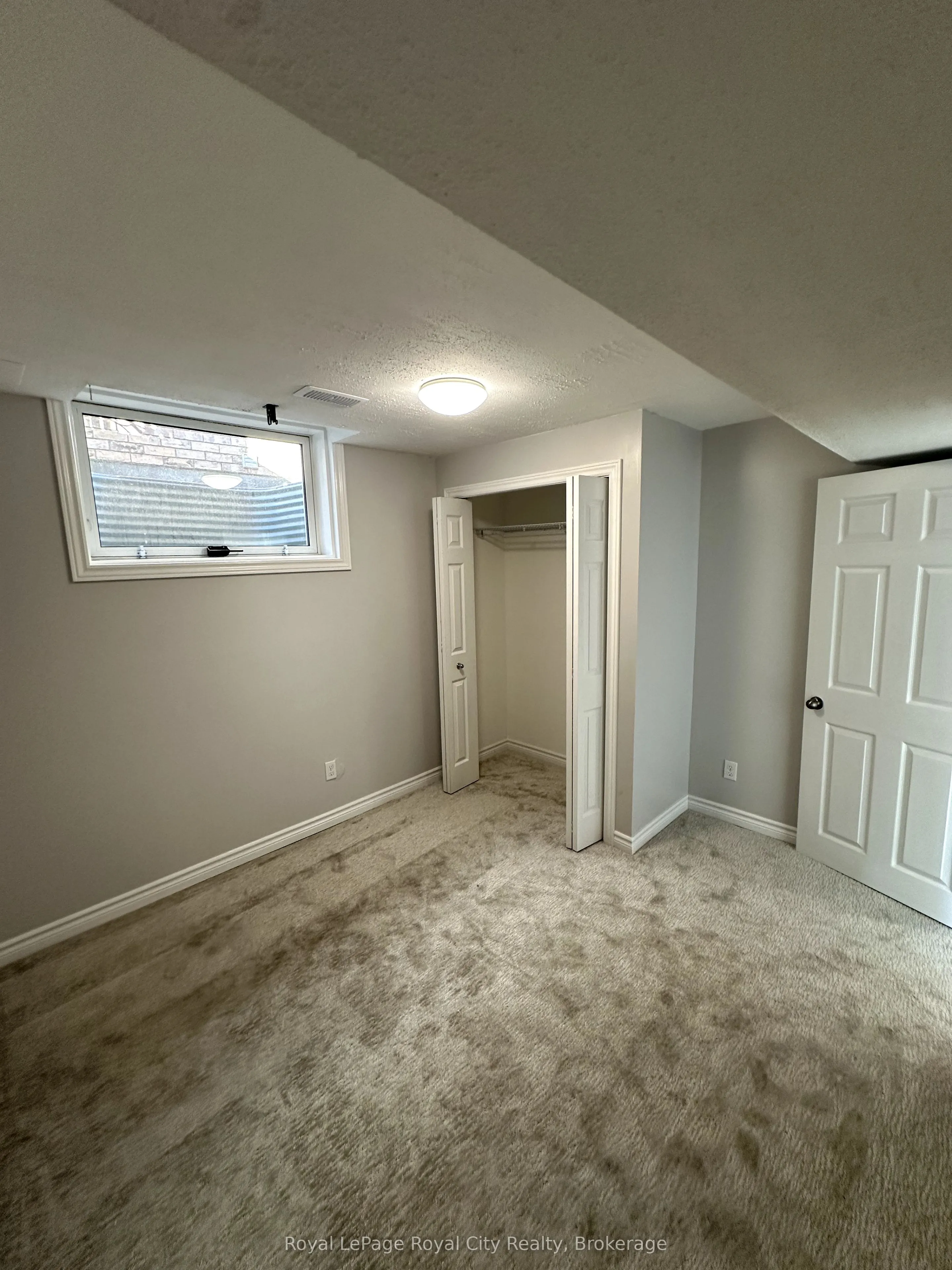6 Maude Lane